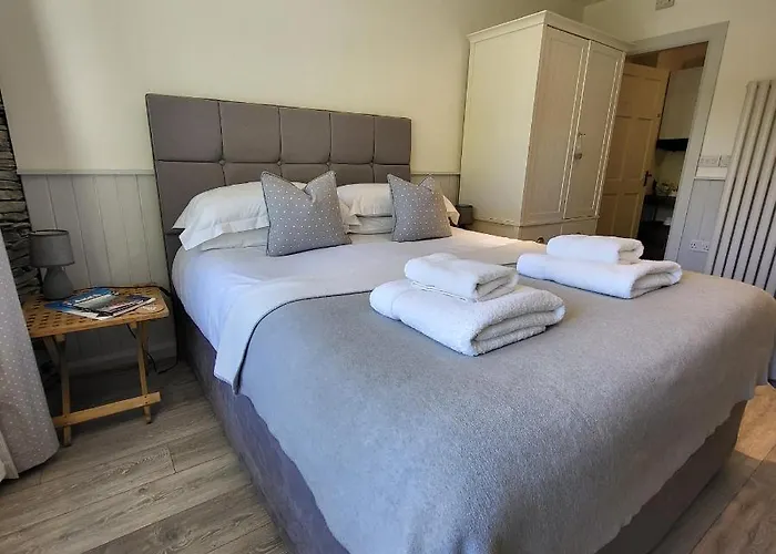 The Nest, Clappersgate, *